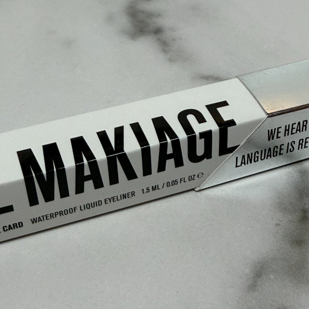 IL Makiage Black Card Waterproof Liquid Eyeliner 1.5 ml - Picture 2 of 5